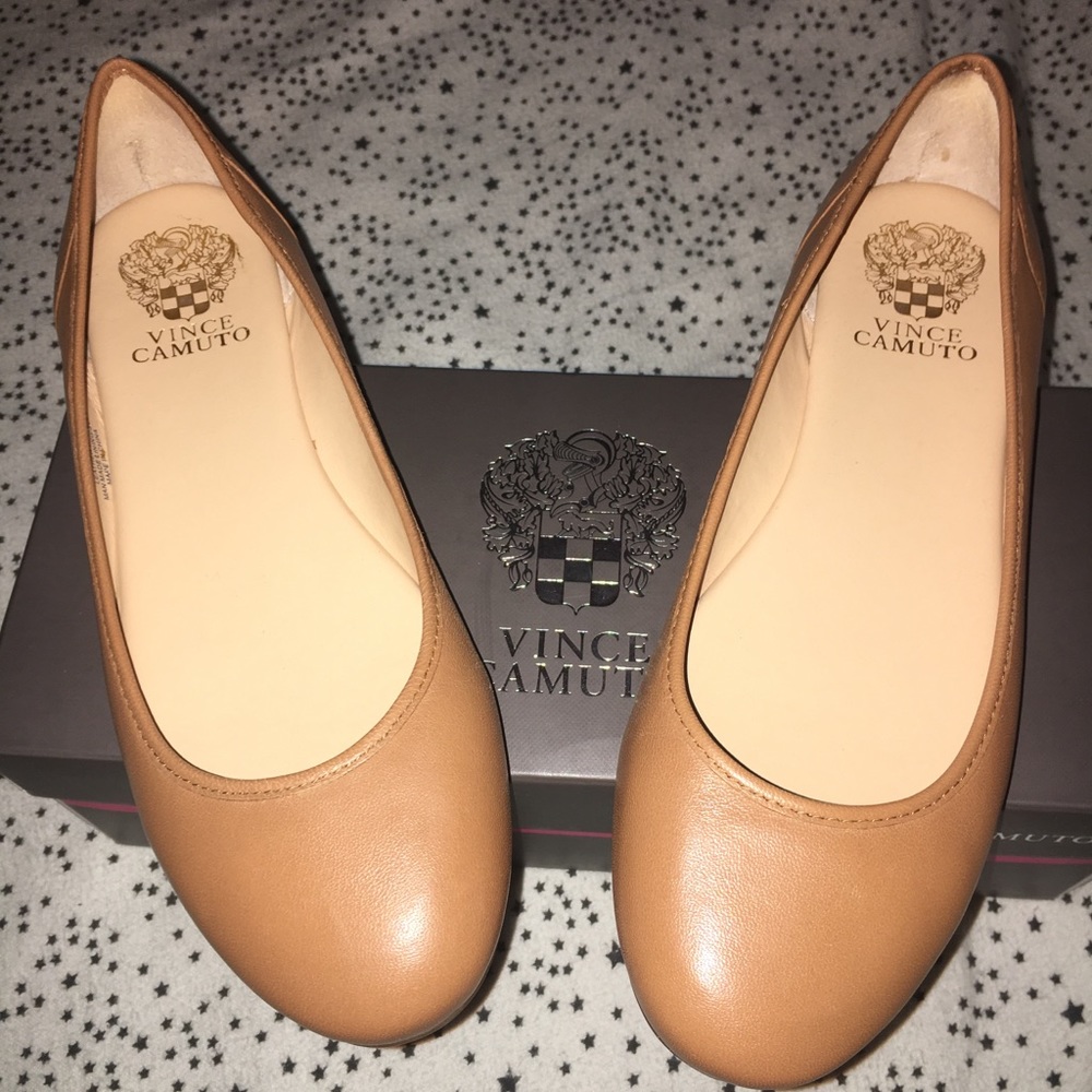 Vince camuto tan flats